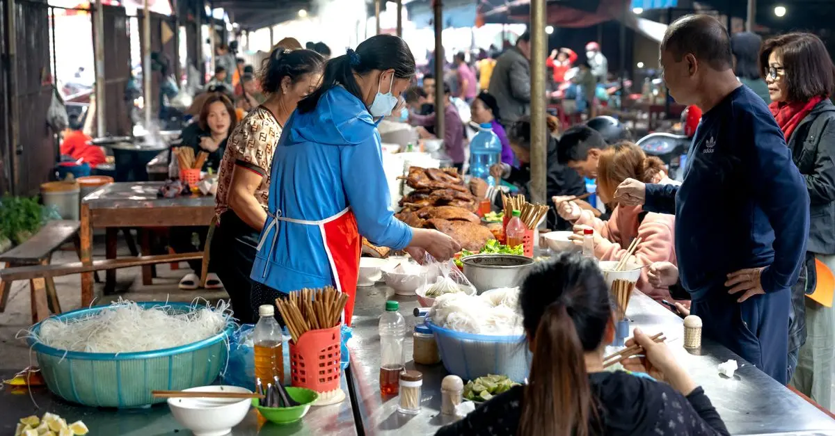 10 Tips for Exploring the World Like a Local