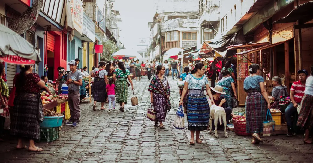 10 Ways to Explore the World Like a Local