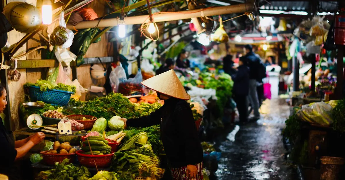How to Explore Unique Local Markets Around the World: Essential Tips
