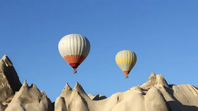 10 Ways to Explore Unique Cultures Around the Globe