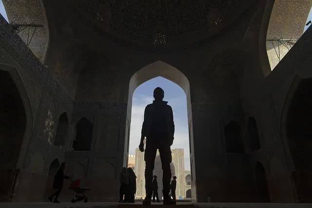 10 Essential Travel Tips for Cultural Explorers