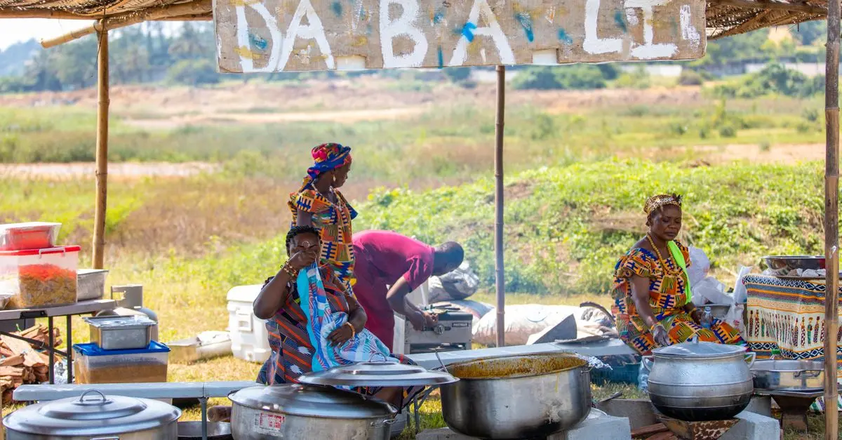 How to Explore New Cultures While Traveling