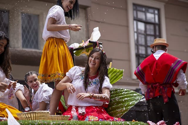 10 Unique Ways to Experience Local Cultures While Traveling