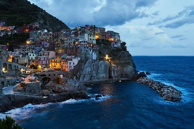 Top 10 Hidden Gems to Explore While Traveling